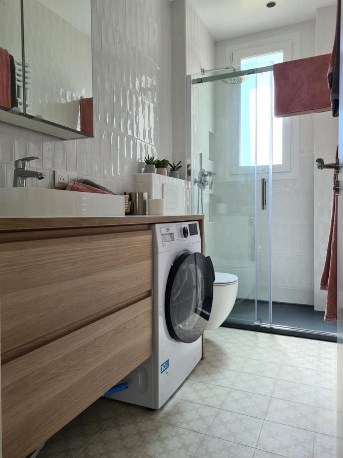 Paris Visit Apartment ลากาแร็น-โกลงบ์ ภายนอก รูปภาพ
