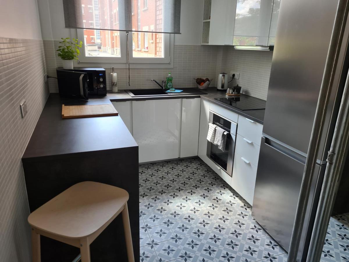 Paris Visit Apartment ลากาแร็น-โกลงบ์ ภายนอก รูปภาพ